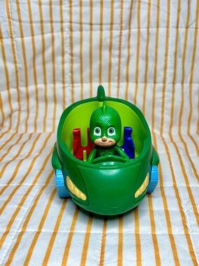PJ Masks Gekko Character Car - Kids Toy Vehicle
